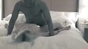 Deeper에서 흥분한 외국 포르노 Ashley Lane과 Naomi Swann과 함께 머리를 당기는 행동