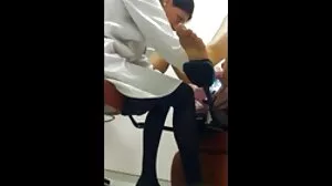 Naughty America의 뜨거운 Abigail Mac과 Alexis Monroe가 바닷가 섹스 있는 매력적인 장면