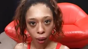 사악한 쎅스 영화 천사에서 호색한 릴리 벨과 긴 머리 행동